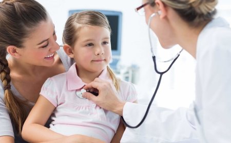 Bebek Beslenmesinde İlk Adımlar: Anne Sütünden Ek Gıdaya Geçişte Bilinmesi Gerekenler