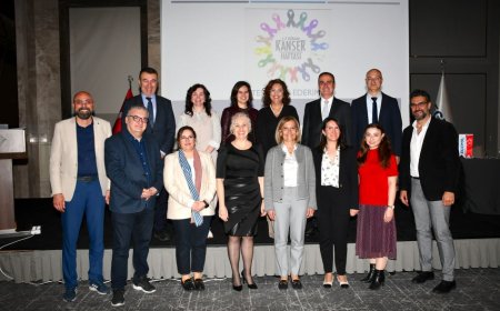 Egepol Hastaneleri'nin Onkoloji Sempozyumunda Uzmanlar Kanserle Mücadeleyi Masaya Yatırdı