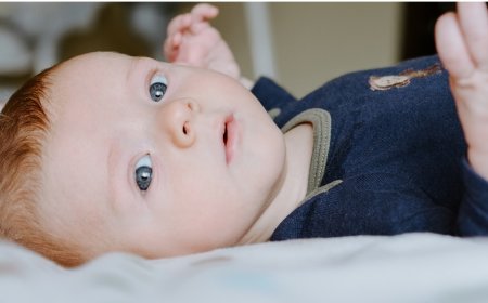 Uzm. Dr. Gonca Aslan, Yenidoğan Bebeklerde Gülmenin Sırlarını Açıklıyor