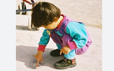 Tek Çocuk Psikolojisi: Avantajlar, Zorluklar ve Ebeveynlere Öneriler